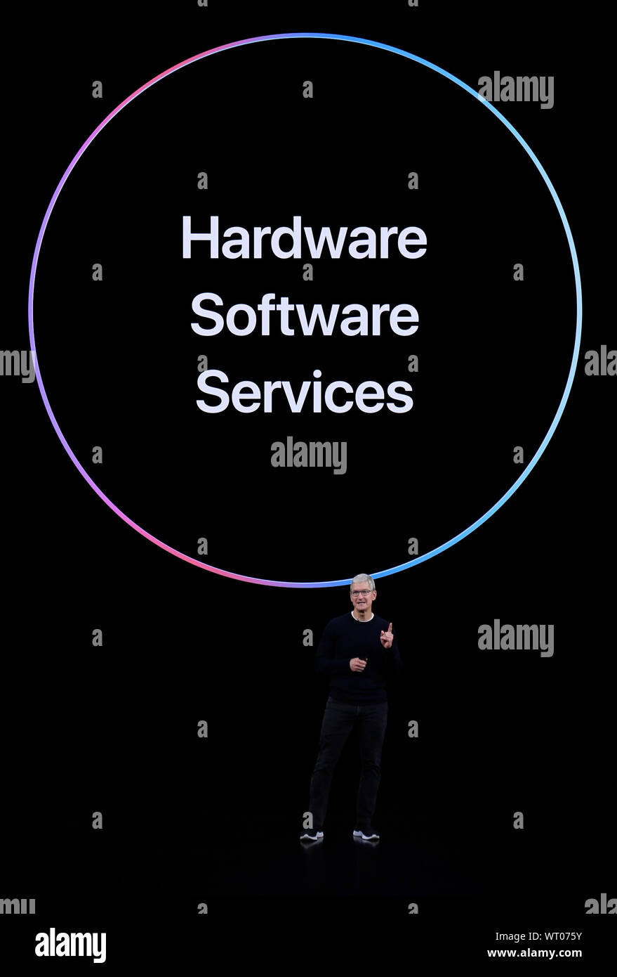 (190911) - SAN FRANCISCO, Sept. 11, 2019 (Xinhua) - Apple CEO Tim Cook spricht während einer Product Launch Event auf der Apple Hauptsitz in Kalifornien, USA, Sept. 10, 2019. Apple Inc. kündigte eine neue Linie des iPhones, einschließlich iPhone 11 und Pro, ipad, Apple Watch 5 Serien und andere Produkte und Dienstleistungen zu den wichtigsten Herbst in Nordkalifornien Dienstag. (Handout über Xinhua) Stockfoto