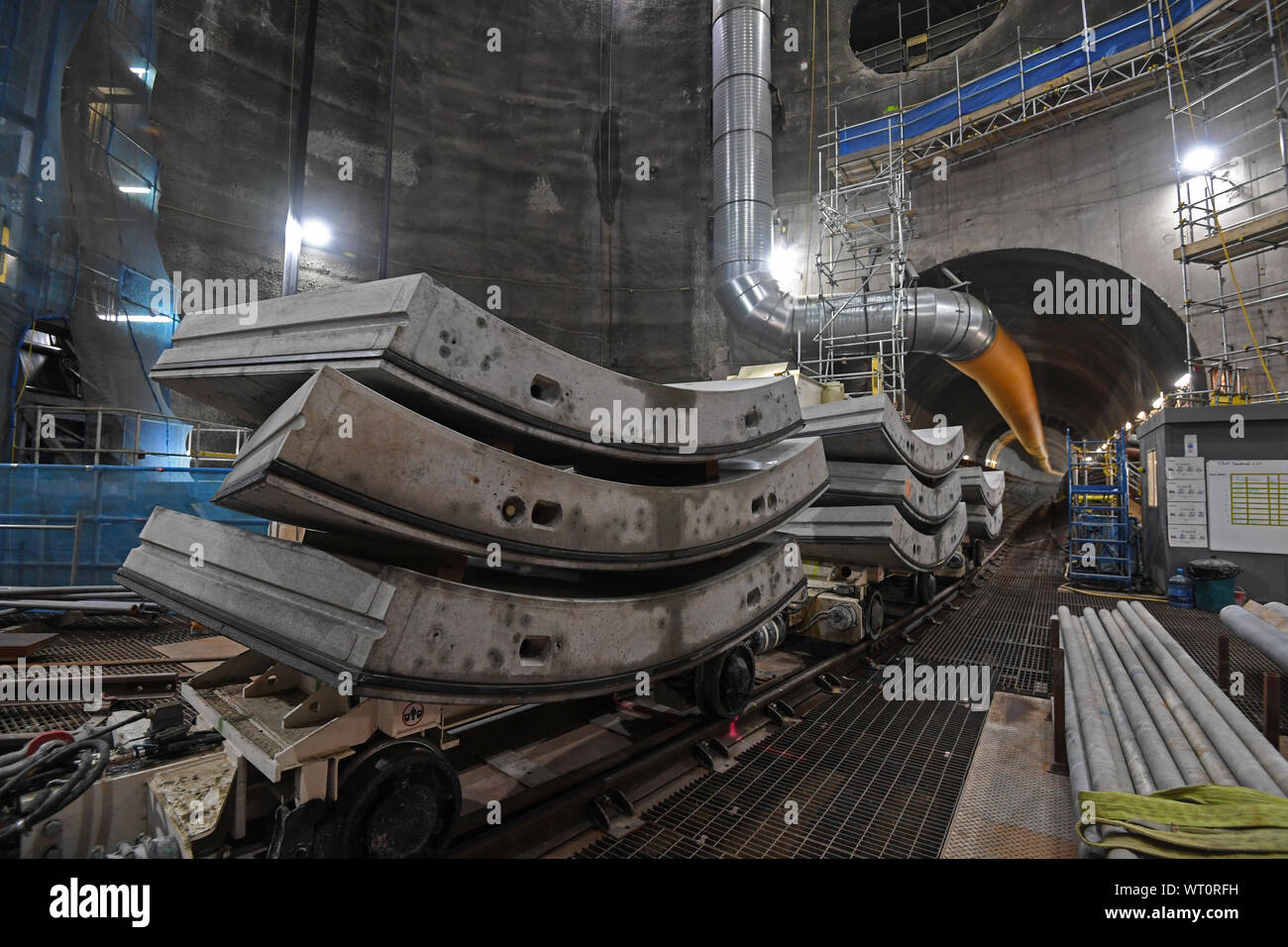 Konkrete zum Erstellen von Segmenten der Tunnelwand zu Beginn eines Abschnitts der Themse Tideway Tunnel in London gesehen werden. Stockfoto