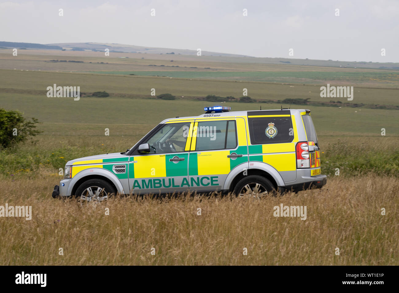 East Sussex, Beachy Head, Großbritannien, 10. Juli 2019: ein Land Rover Krankenwagen an einem Vorfall im Beachy Head Klippen. Stockfoto