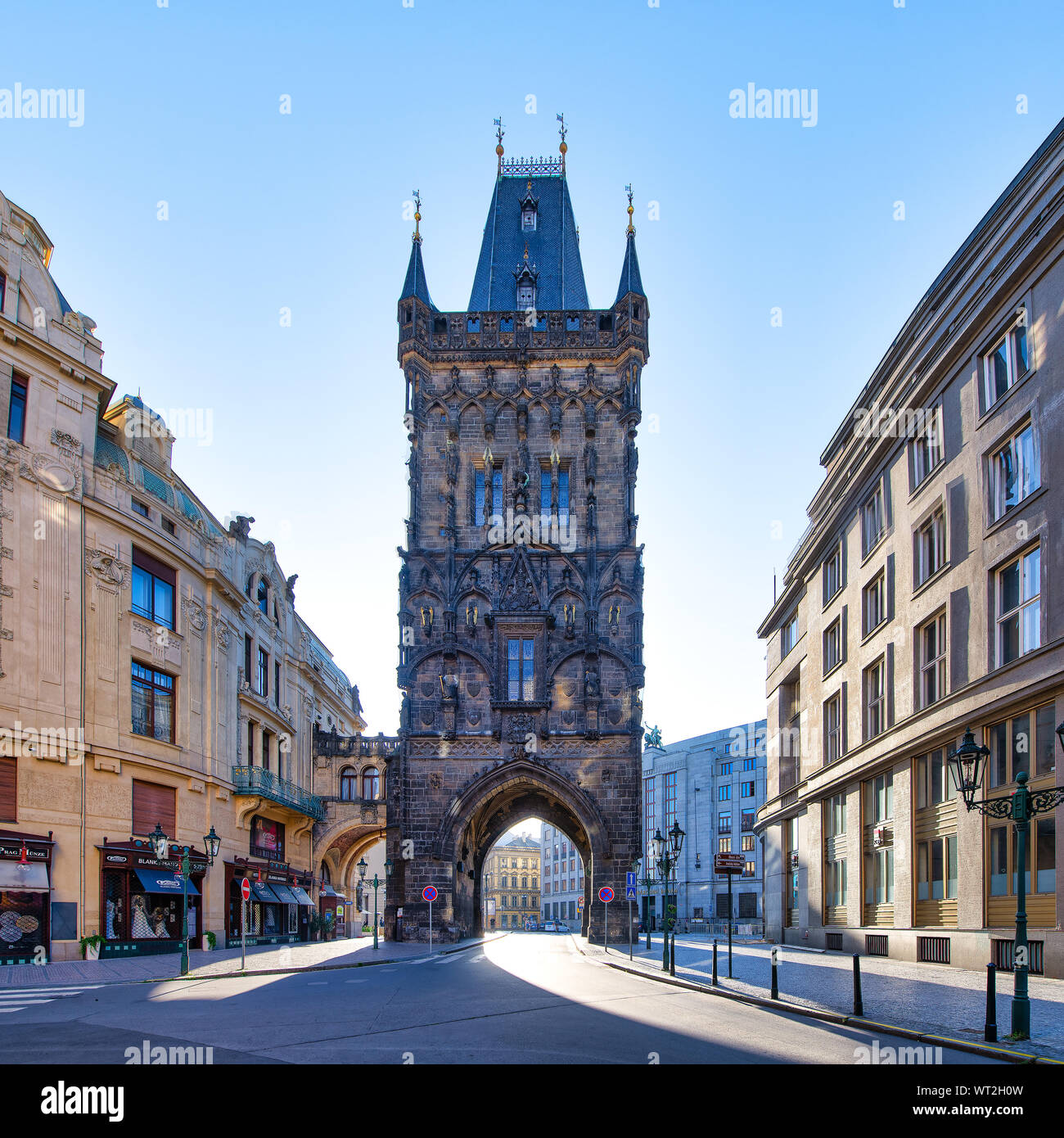 Pulverturm Zugang zur Altstadt von Prag Stockfoto