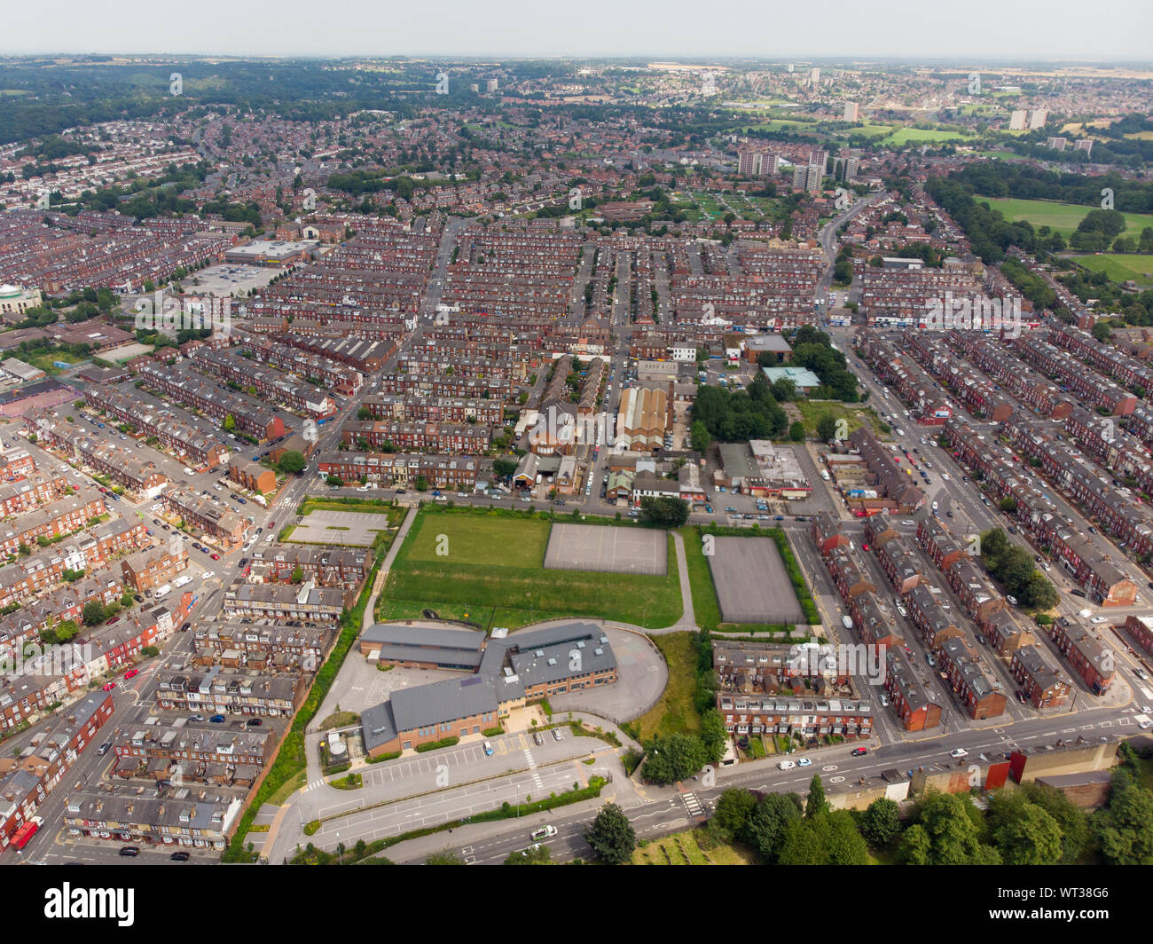 Luftaufnahme der Harehills Bereich des Leeds City Centre in West Yorkshire im Vereinigten Königreich und mit Reihen von Reihenhäuser und städtischen Straßen, an genommen Stockfoto