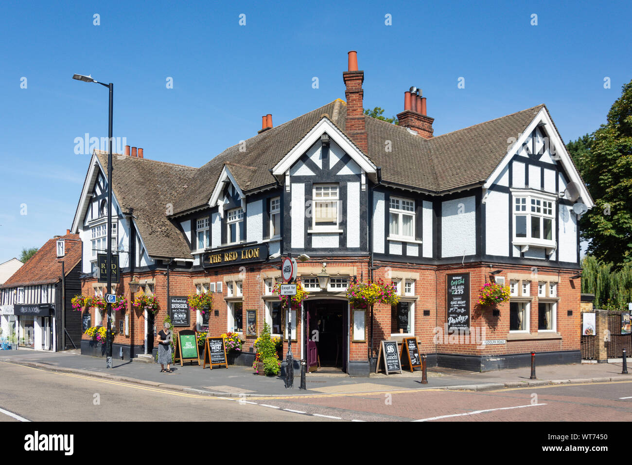 Das Red Lion Pub, High Street, Bushey, Hertfordshire, England, Vereinigtes Königreich Stockfoto