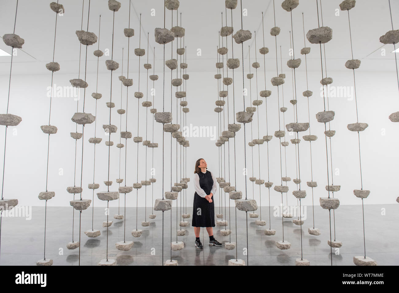 London, Großbritannien. 11 Sep, 2019. Bleibt abzuwarten, 2019, in Mona Hatoum zeigen, bleibt abzuwarten - eine gemeinsame Show mit Werken von Mona Hatoum, Dóra Maurer und Harmonie Hammond im White Cube Bermondsey Credit: Guy Bell/Alamy leben Nachrichten Stockfoto