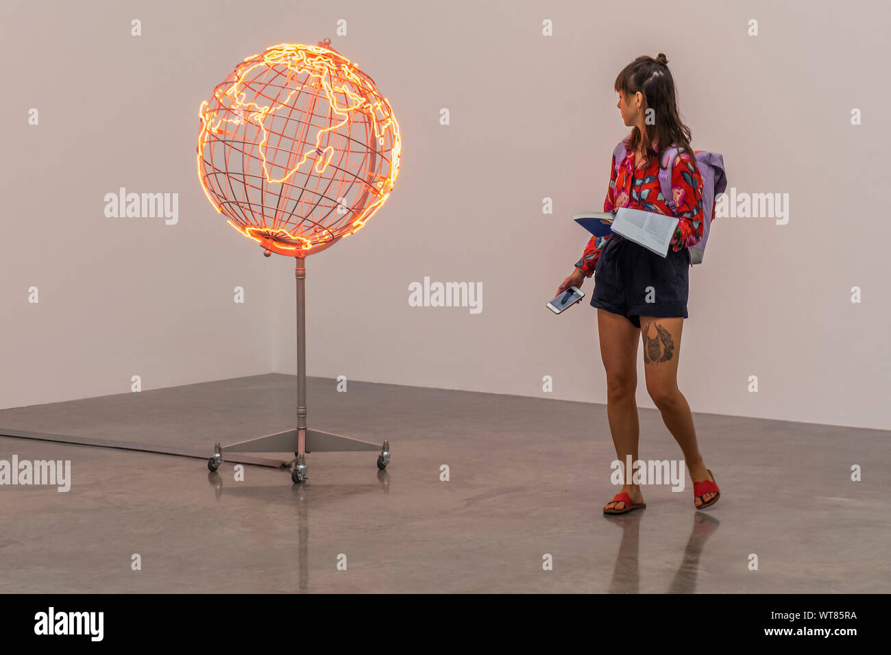 London, Großbritannien. 11 Sep, 2019. Hot Spot (Stand) 2018 in Mona Hatoum bleibt - gesehen zu werden eine gemeinsame Show mit Werken von Mona Hatoum, Dóra Maurer und Harmonie Hammond im White Cube Bermondsey Credit: Guy Bell/Alamy leben Nachrichten Stockfoto