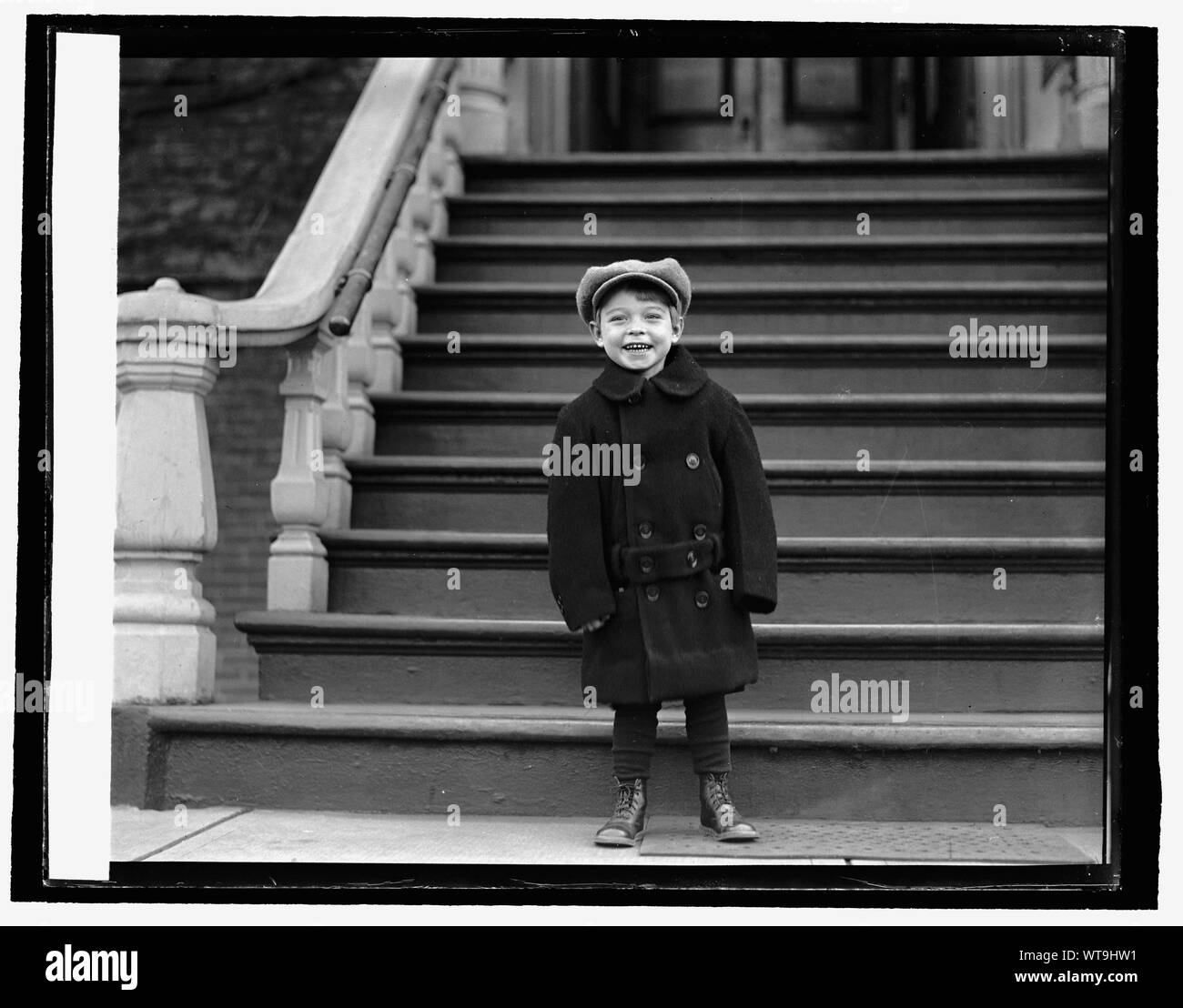 Melvin Jones, die Herzen mit einer Schere peerced, 10/29/25 Stockfoto