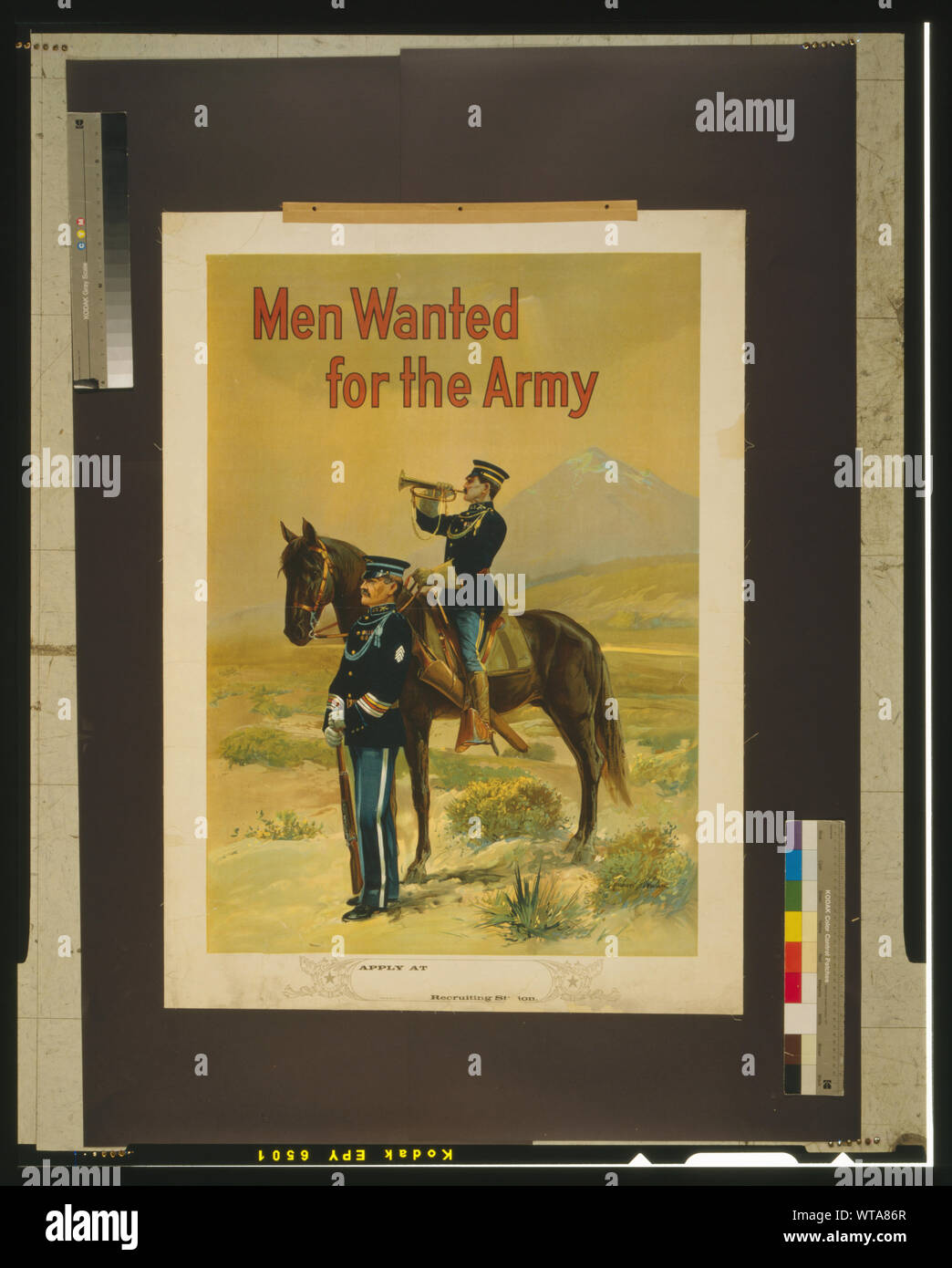 Männer gesucht für die Armee der U.S. Army recruiting Poster, auf dem ein Offizier mit einem Soldaten, auf einem Pferd sitzt, bläst ein Horn. Stockfoto