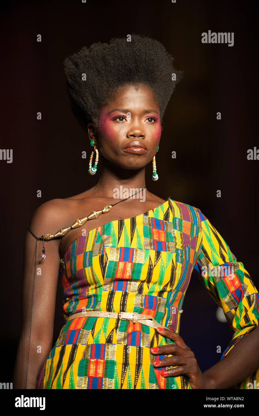 Designer zeigen ihre neuesten Kollektionen auf dem Laufsteg in London African Fashion Week. Freimaurer Hall London. 10,08.19 Mit: Catwalk Modelle Wo: London, Großbritannien Wann: 11 Aug 2019 Quelle: WENN.com Stockfoto