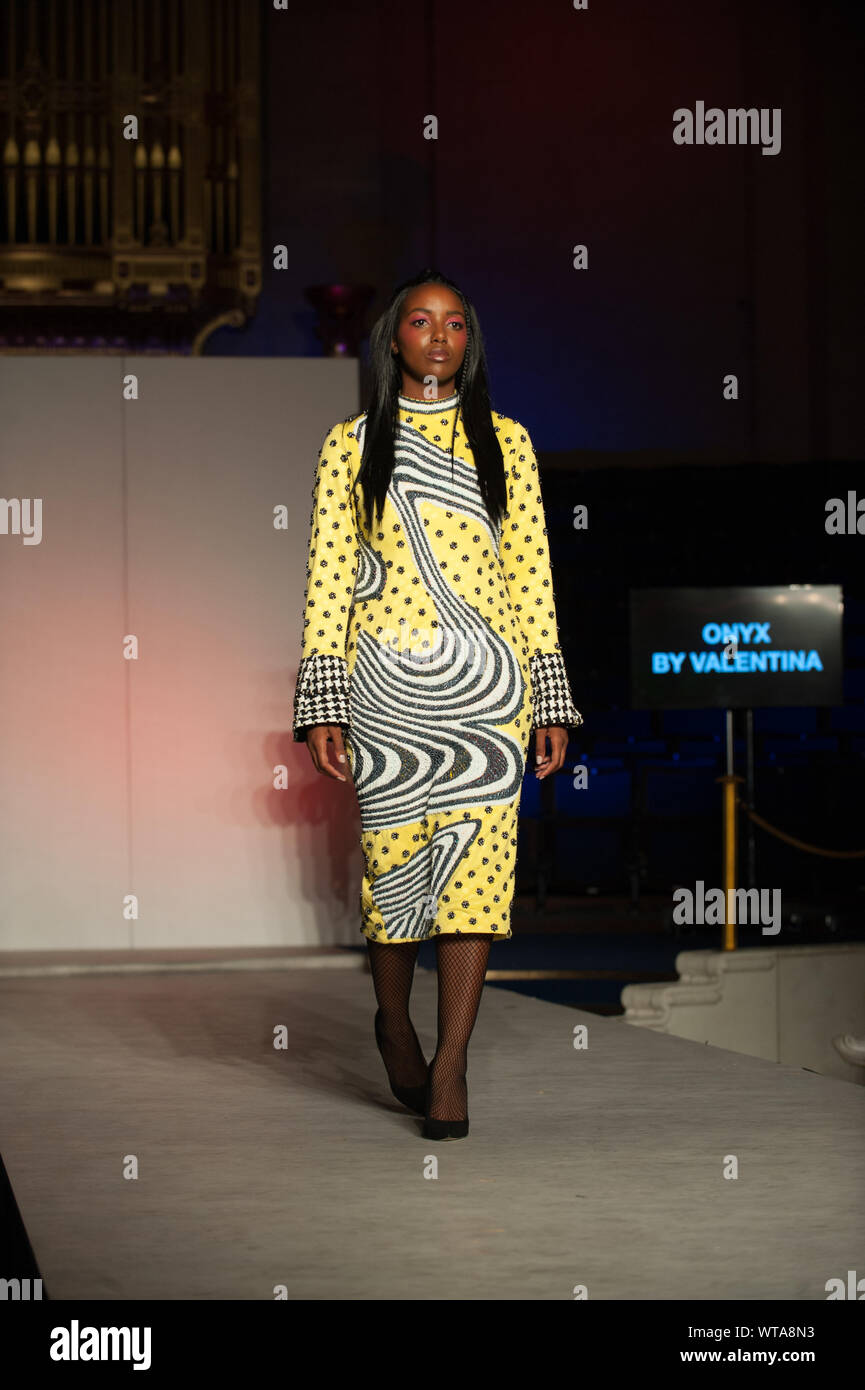 Designer zeigen ihre neuesten Kollektionen auf dem Laufsteg in London African Fashion Week. Freimaurer Hall London. 10,08.19 Mit: Catwalk Modelle Wo: London, Großbritannien Wann: 11 Aug 2019 Quelle: WENN.com Stockfoto