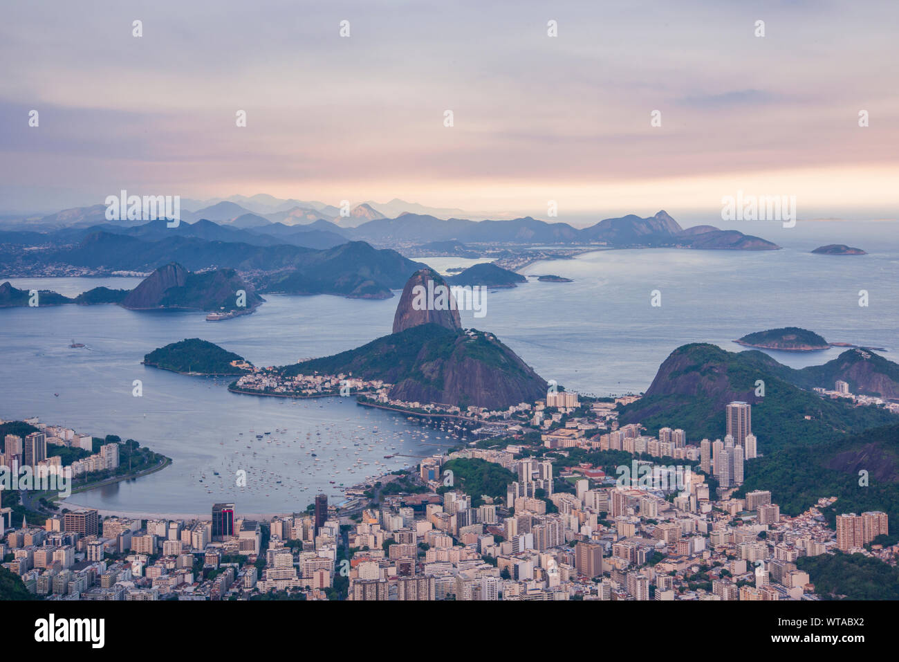 Blick auf Rio de Janeiro aus dem Corcovado Hügel Stockfoto