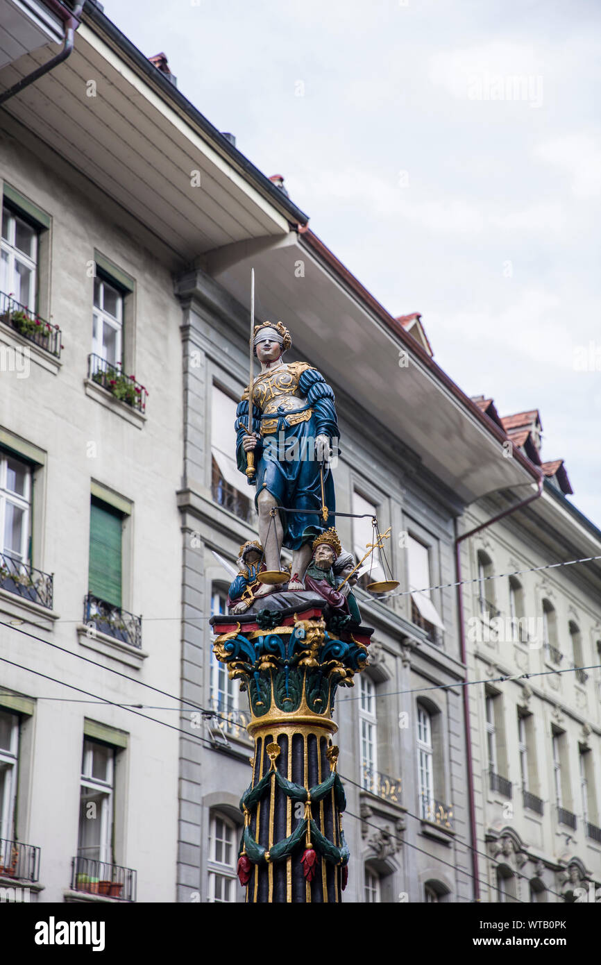 Detail der Brunnen aus dem 16. Jahrhundert in der Altstadt von Bern, Schweiz Stockfoto
