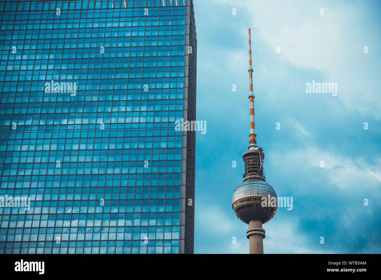 Haus in East Berlin, Deutschland an einem bewölkten Tag Stockfoto