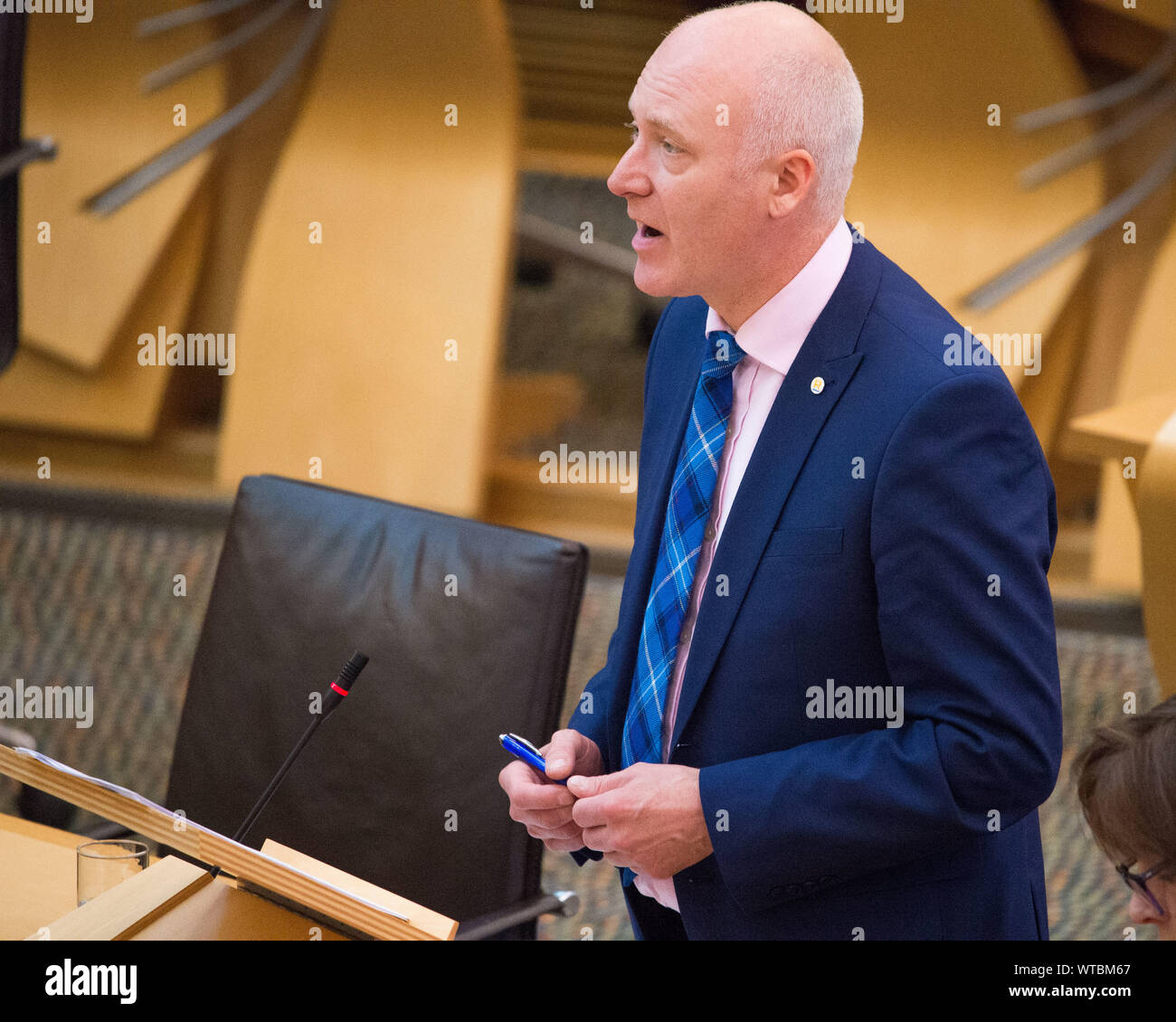 Edinburgh, Großbritannien. 5. September 2019. Im Bild: Joe Fitzpatrick MSP-Minister für öffentliche Gesundheit, Sport & Wellness. In der Ministererklärung von Joe Fitzpatrick MSP: "Bekämpfung drogenbedingter Todesfälle". Schottland ist einer der öffentlichen Gesundheit. Die neuesten Zahlen aus den einzelstaatlichen Registern zur Erfassung von Schottland zeigen, dass 1.187 Menschen ihr Leben verloren, im Jahr 2018, als Folge des Drogenkonsums. Colin Fisher/CDFIMAGES.COM Stockfoto