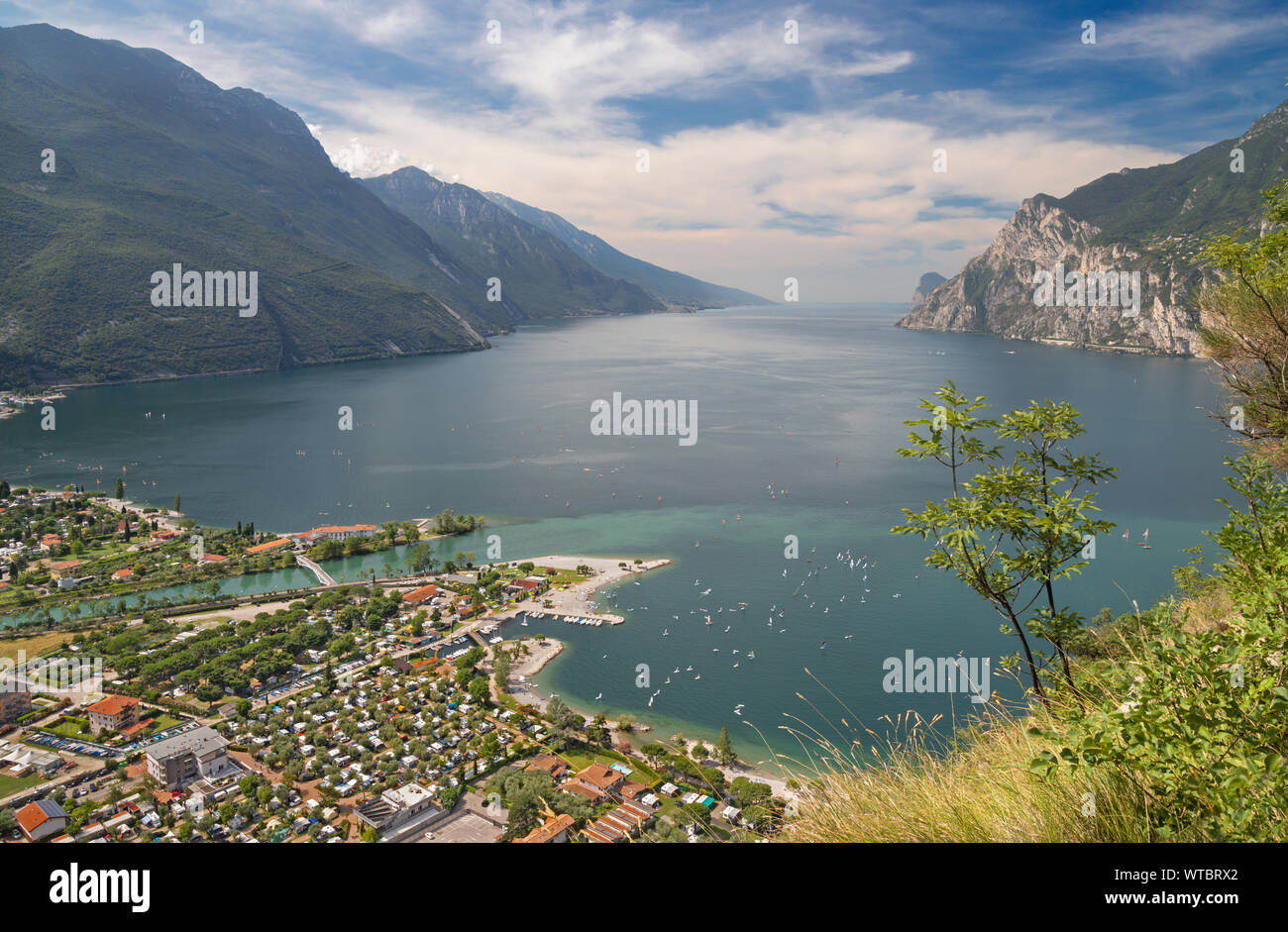 Alpen, Architektur, wunderschönen, blau, Boote, Ziel, Kante, Europa, Hafen, Italien, Lago di Garda, See, Landschaft, Malcesine, berg, berge, Stockfoto