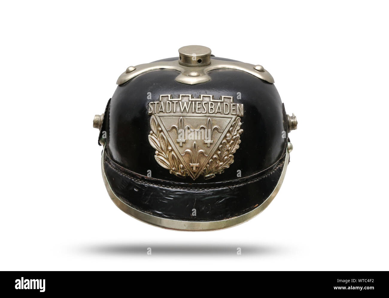 Deutsche WWI Polizei Leder schwarz Helm der Stadt Wiesbaden im westlichen Hessen. Mit Wiesbaden Helm Platte des Weißen gestempelt Met Stockfoto