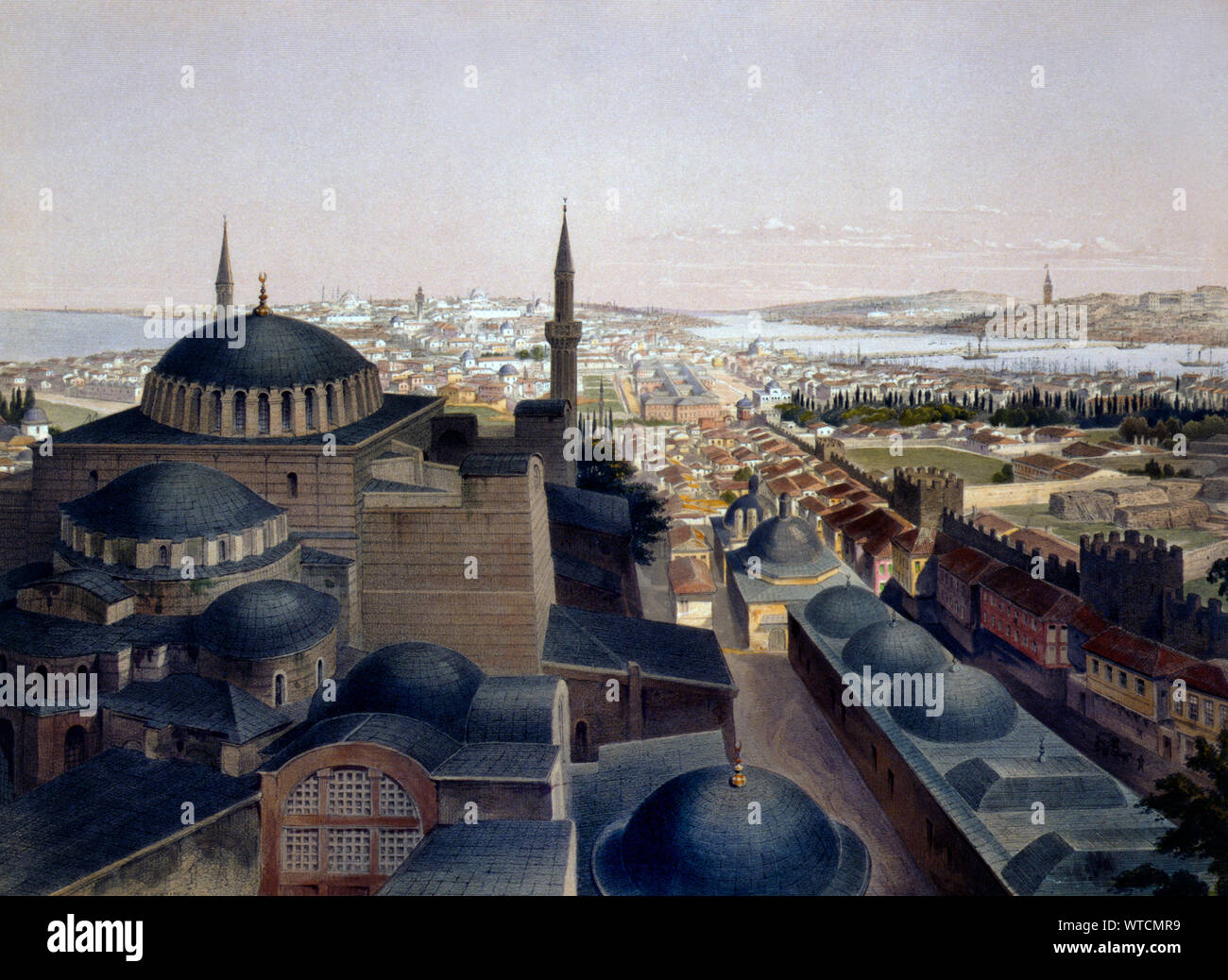 Panorama von Istanbul aus einem Minarett der Ayasofya Moschee, die früher die Kirche der Hagia Sophia, aus dem Hafen auf das Goldene Horn, die eyüp Vorort. Stockfoto