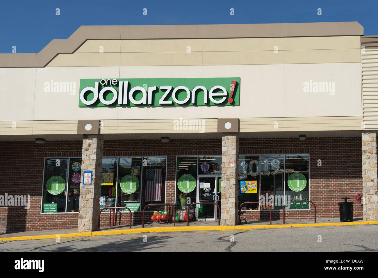 East Norriton, PA - Sept. 3, 2019: 1 Dollar Zone! Ist ein unabhängiges Familienunternehmen mit Geschäften über dem Nordosten der Vereinigten Staaten von Amerika. Stockfoto