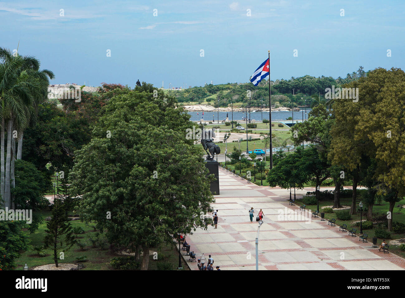 Kubanische Flagge auf öffentlichen Ort Stockfoto
