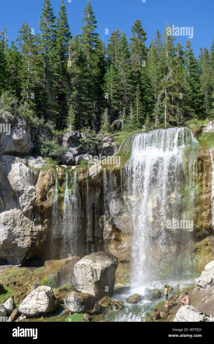 Paulina fällt in die Newberry National Volcanic Monument im Zentrum von Oregon. erreichen eine Höhe von 60 Fuß diese Stürze durch Wandern erreicht werden. Stockfoto