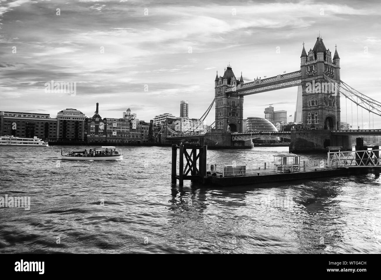 Tower bridge bei Sonnenuntergang Stockfoto