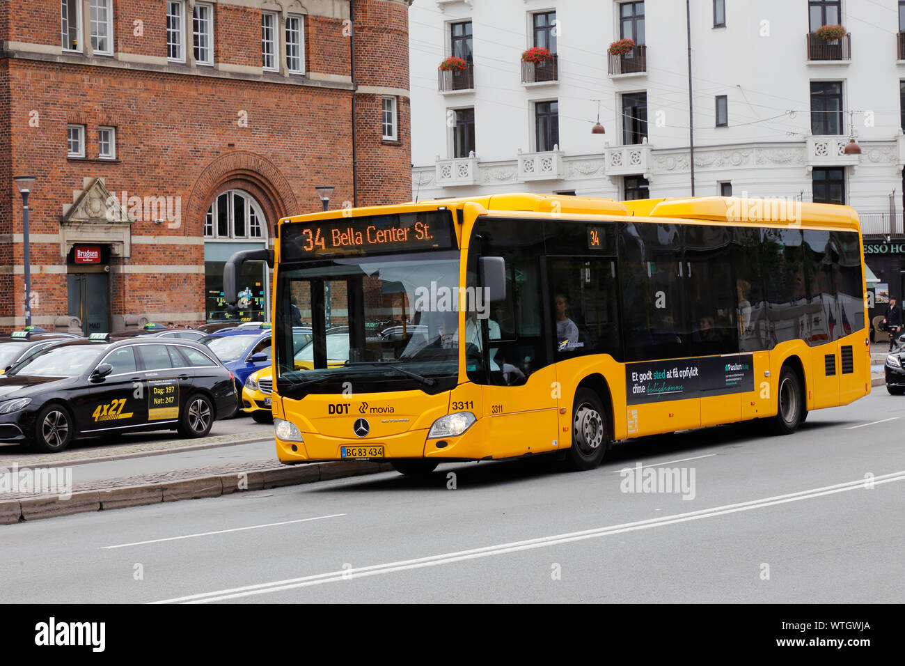 Kopenhagen, Dänemark - 4 September, 2019: Gelb city Bus in Dienst auf Zeile 34 mit Destination Bella Center. Stockfoto