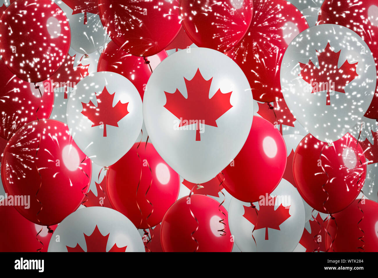 Rote und weiße Luftballons mit Kanadischer Ahorn Blätter Stockfoto