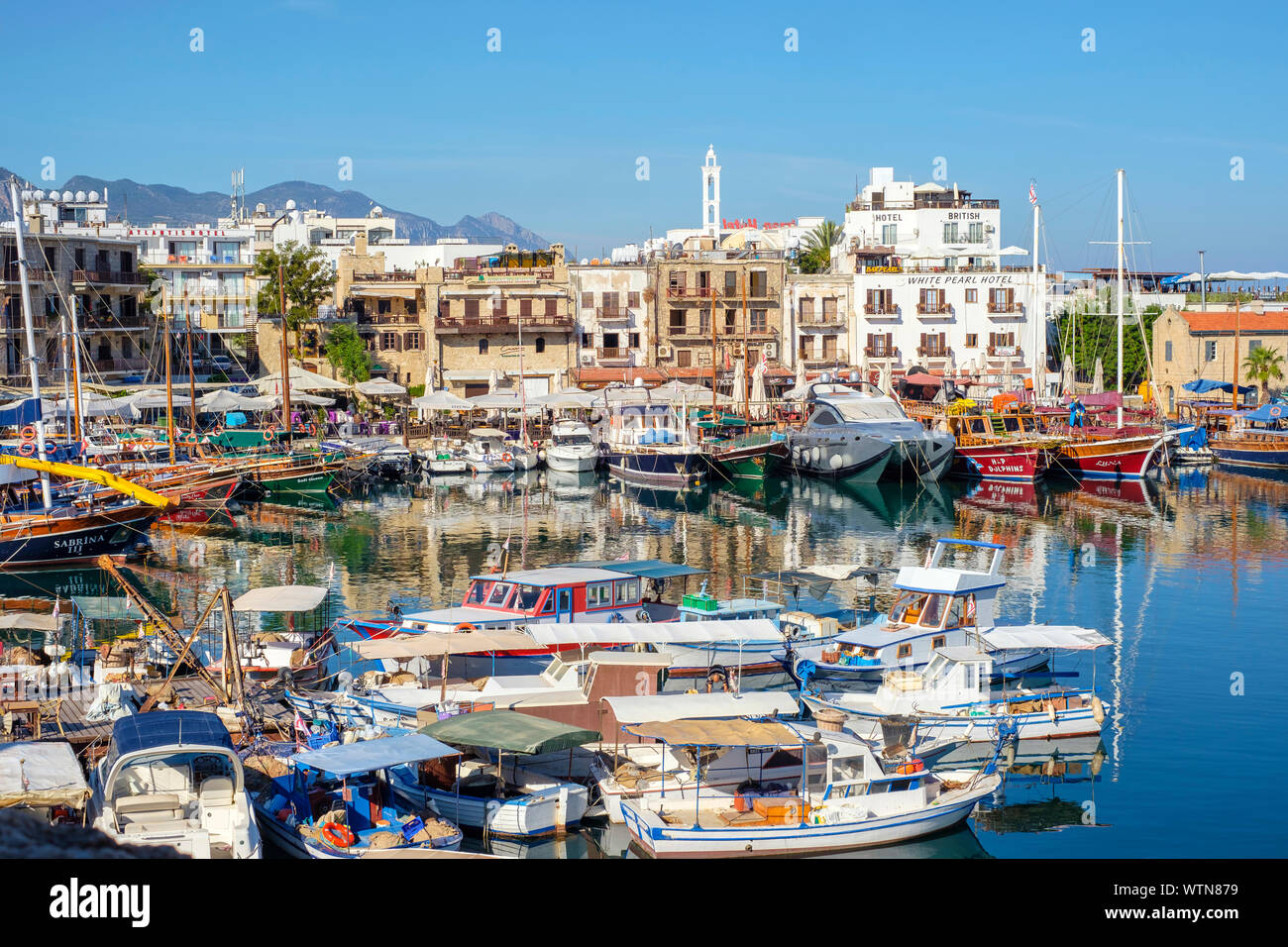 Rühmen in Paphos Hafen, Kyrenia (Girne), Kyrenia (Girne) Bezirk, Zypern (Nordzypern). Stockfoto