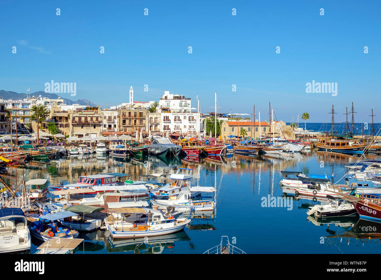 Rühmen in Paphos Hafen, Kyrenia (Girne), Kyrenia (Girne) Bezirk, Zypern (Nordzypern). Stockfoto