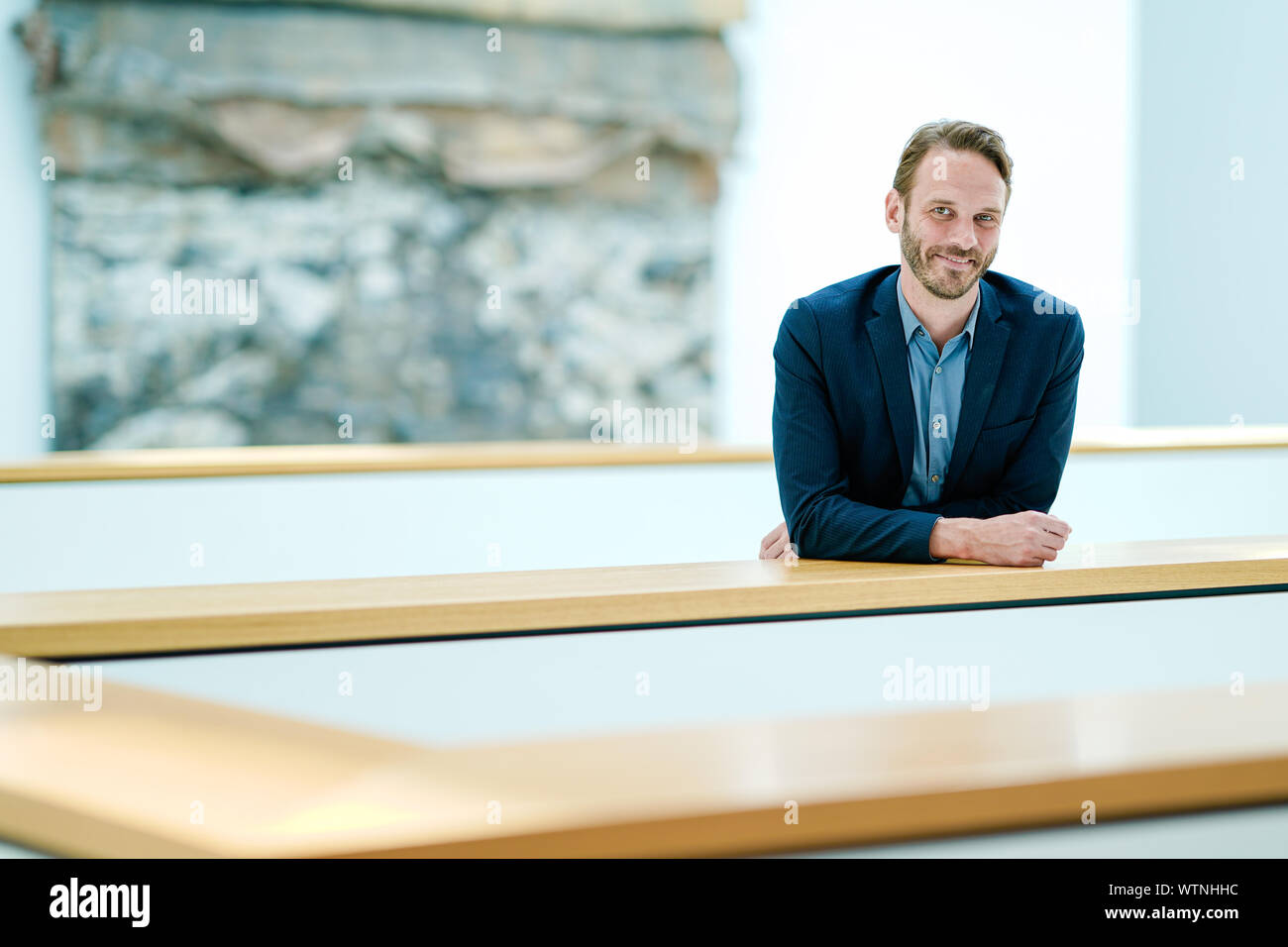 Mannheim, Deutschland. 09 Sep, 2019. Johan Holten, der neue Direktor der Kunsthalle Mannheim, steht im Atrium der Kunsthalle. Foto: Uwe Anspach/dpa/Alamy leben Nachrichten Stockfoto