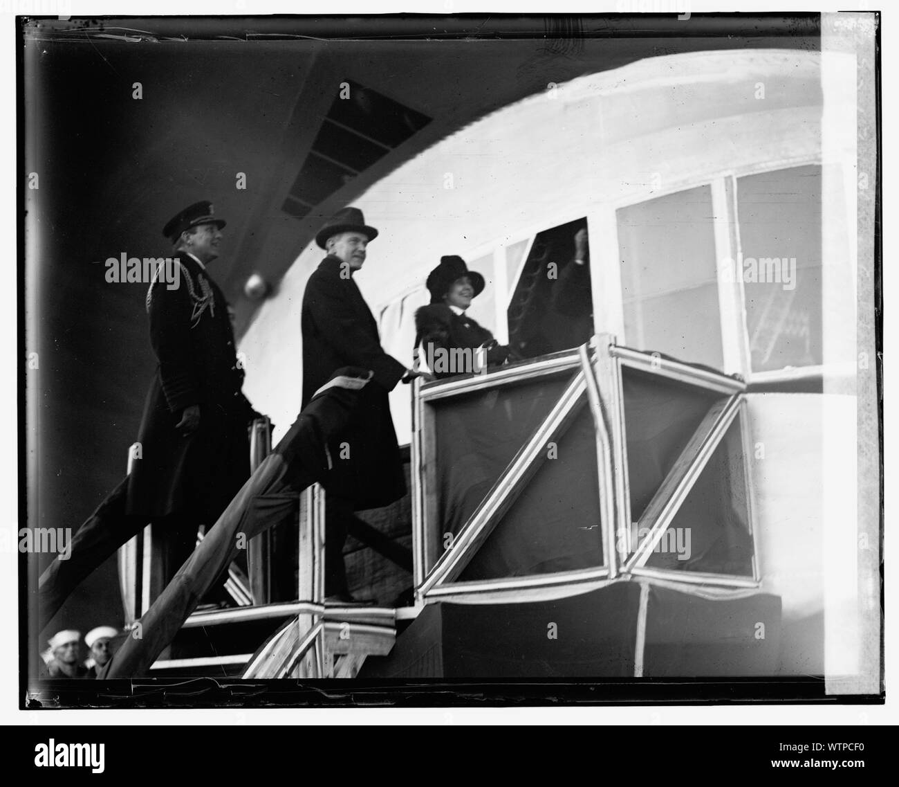 Frau Coolidge taufe Los Angeles mit Pres. Coolidge und Kapitän A.A. Andrews, [11/25/24] Stockfoto