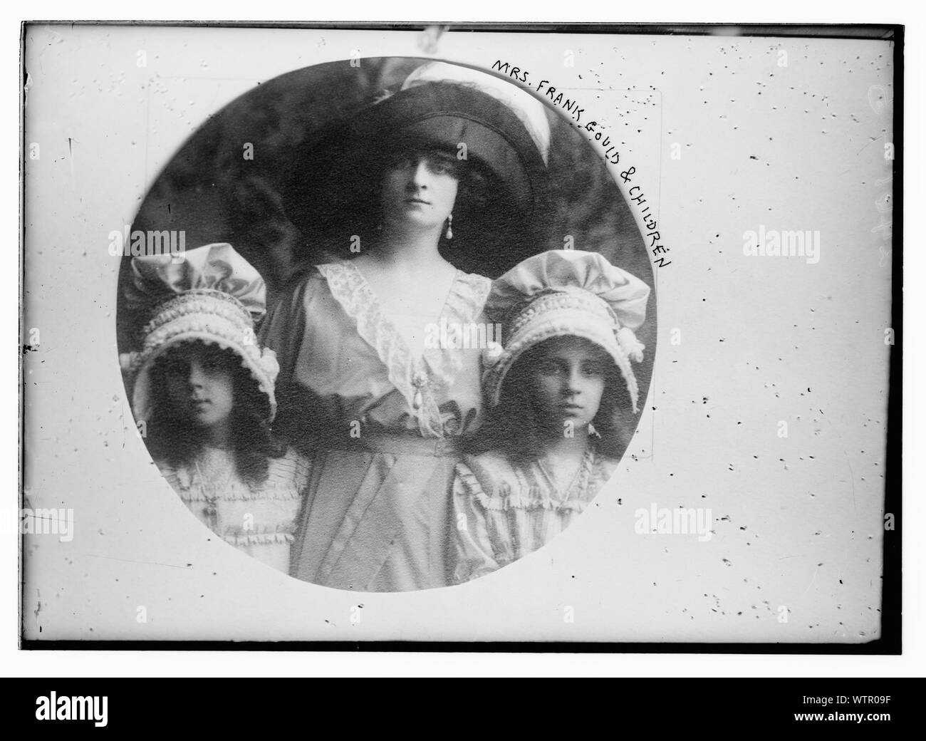 Frau Frank Gould und Kinder Stockfoto