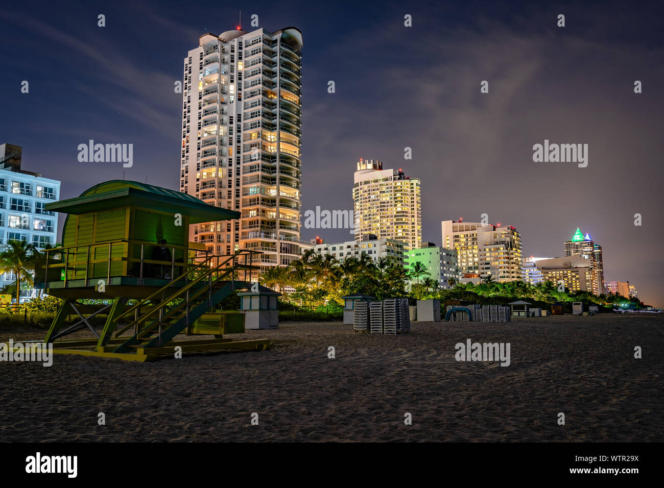 Night Shot der Miami Beach Mitte Strand Revier Stockfoto