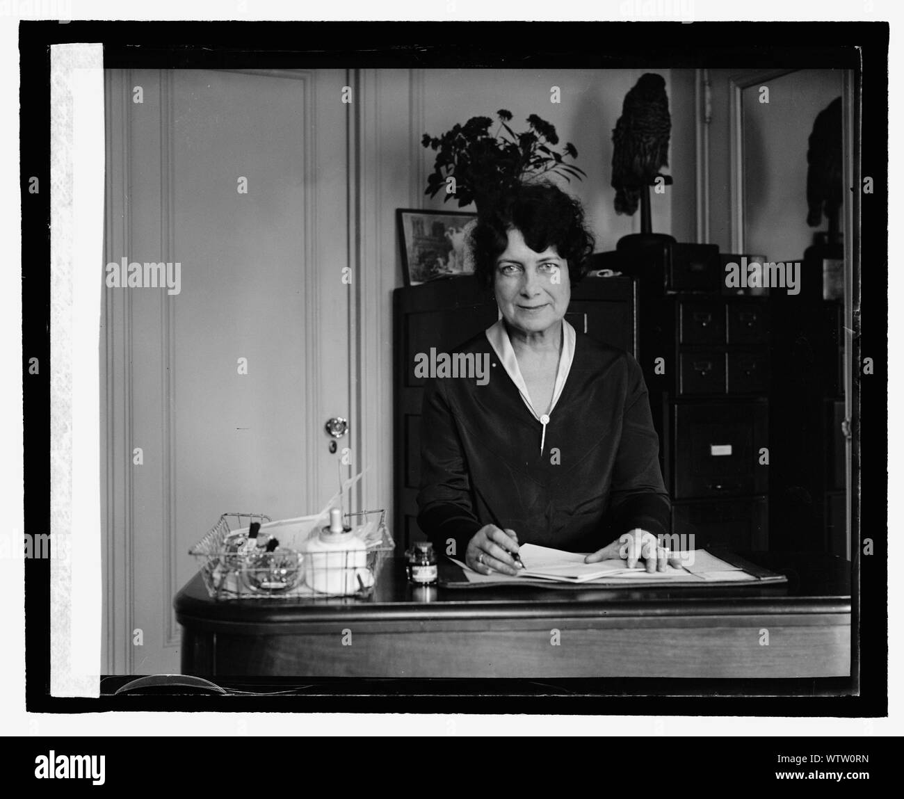 Frau Seaton, Pres. Nationalen Liga der amerikanischen Pennwomen, 4/1/27. Stockfoto