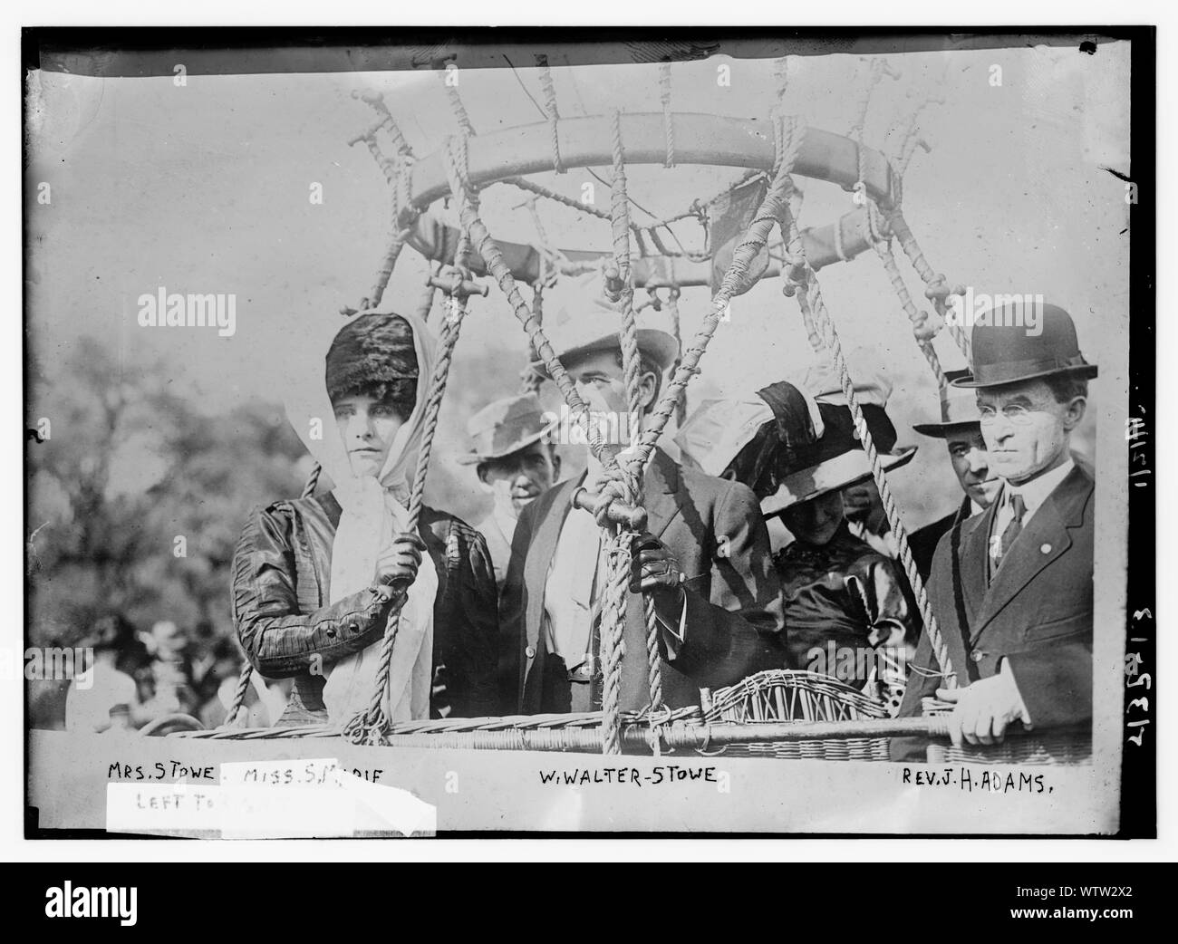 Frau Stowe, Miss S. Marie, W. Walter Stowe, Pfr. J.J. Adams Stockfoto