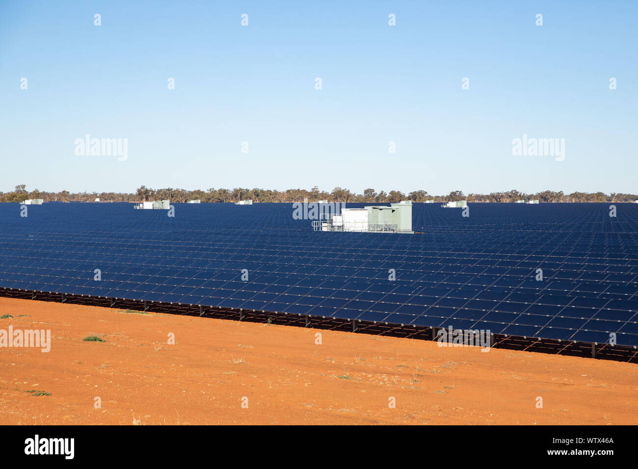 Solar Panels an einer Solaranlage in Nyngan New South Wales. Stockfoto