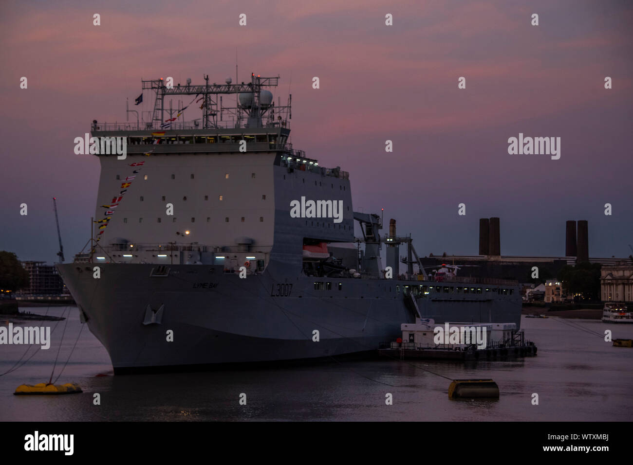 London, Großbritannien. 11 Sep, 2019. Die königliche Flotte Auxillery Schiff Lyme Bay Mauren in Greenwich bei London International Versand Woche zu nehmen. Credit: Guy Bell/Alamy leben Nachrichten Stockfoto