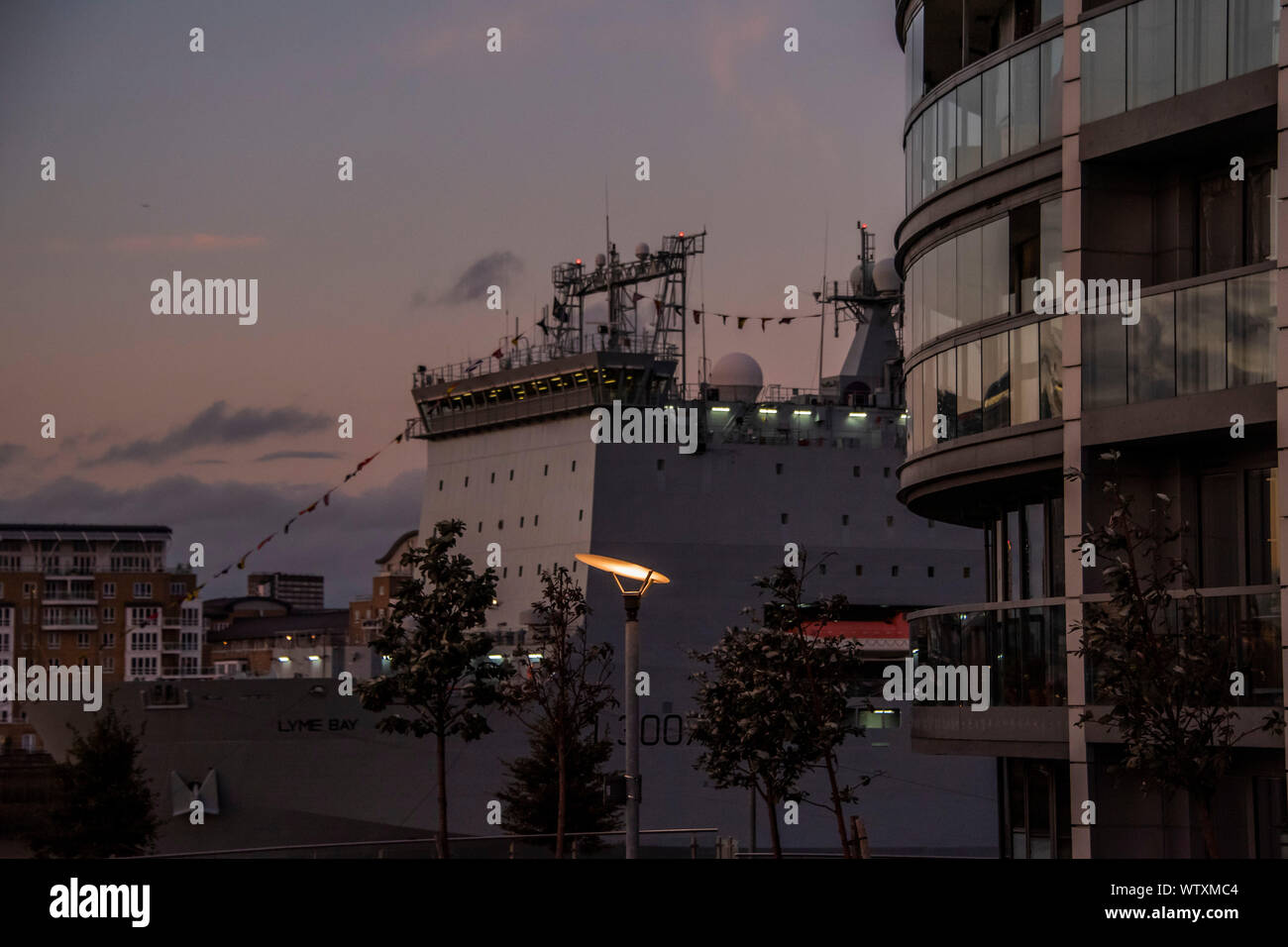 London, Großbritannien. 11 Sep, 2019. Die königliche Flotte Auxillery Schiff Lyme Bay Mauren in Greenwich bei London International Versand Woche zu nehmen. Credit: Guy Bell/Alamy leben Nachrichten Stockfoto