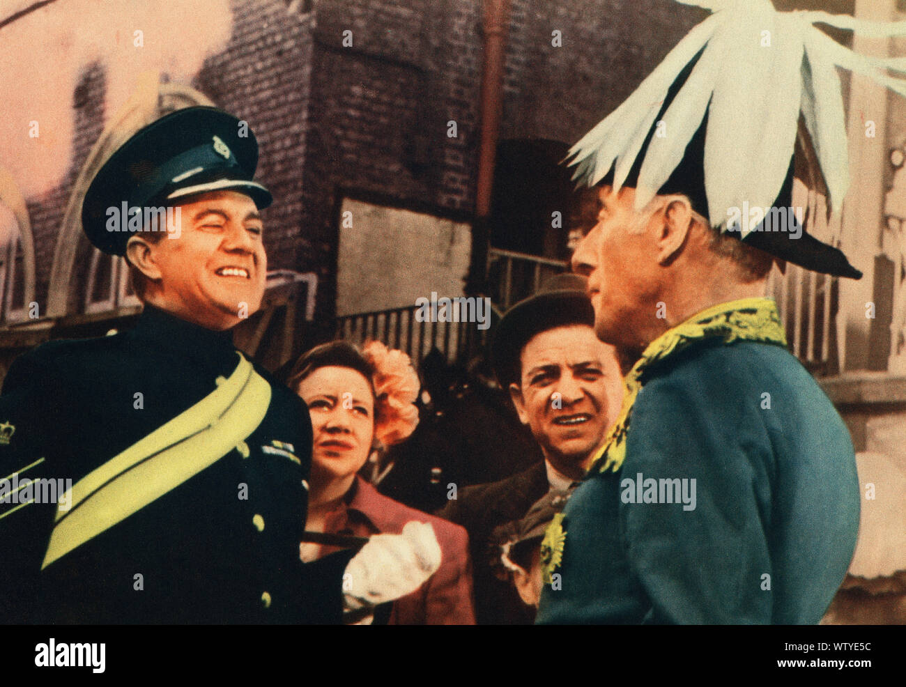 John und Julie aka hat in eine Königin, GB, 1955, Regie: William Fairchild, Darsteller: Colin Gibson, Lesley, Dudley, Andrew Cruickshank, Megs Jenkins Stockfoto