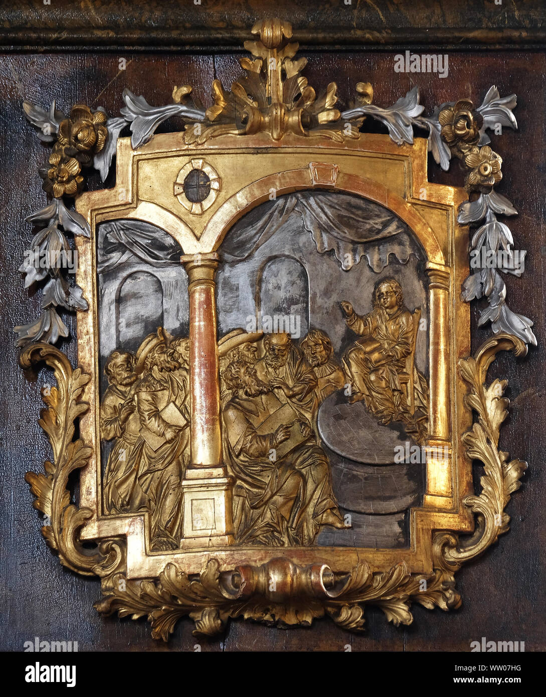 Detail der Taufstein in der Johannes der Täufer Kirche in Zagreb, Kroatien. Stockfoto