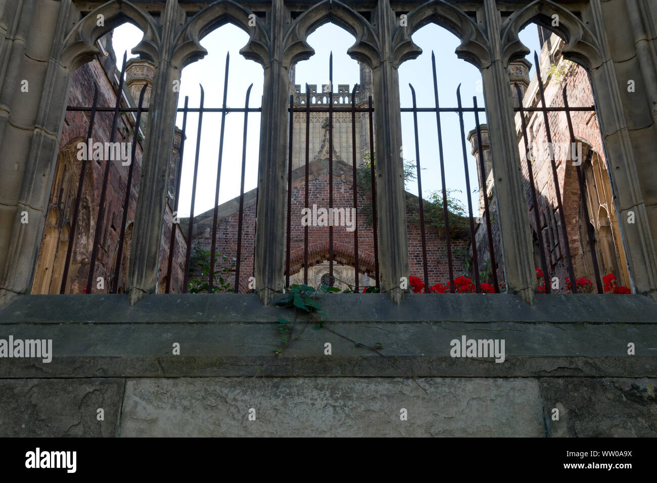 St Luke's Church, als Ausgebombte Kirche, ist eine ehemalige anglikanische Kirche in Liverpool, England bekannt. Schwer von Bomben während des Krieges beschädigt. Stockfoto