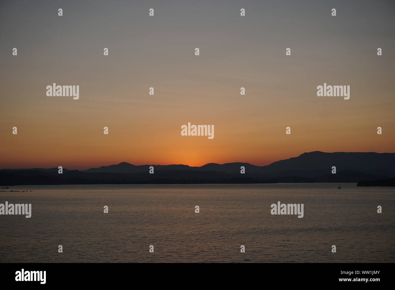 Sonnenuntergang im Mittelmeer Stockfoto