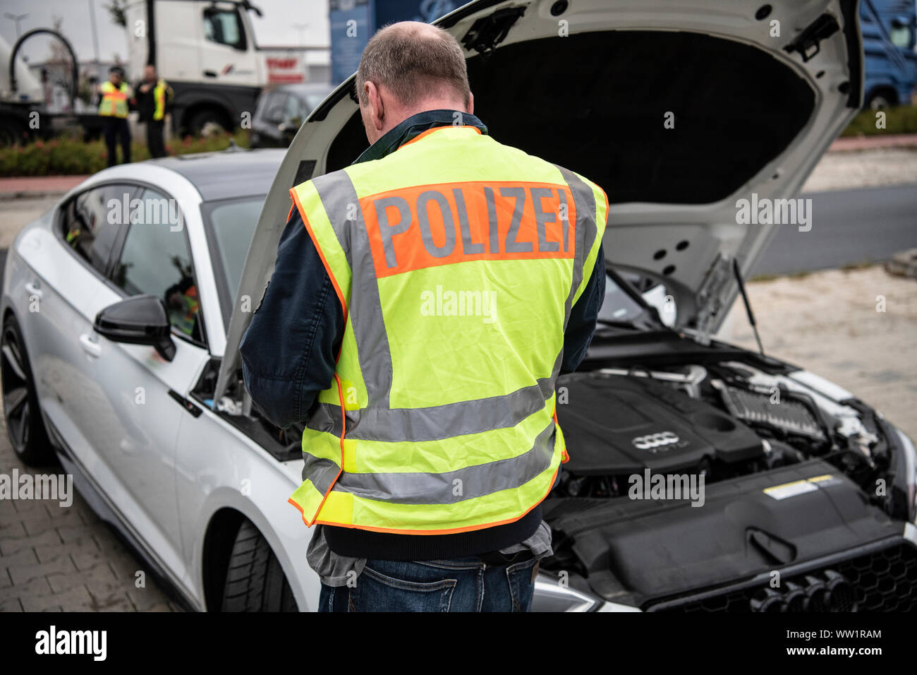 Polizei, Die Polizeiauto Steht Stockfotos und -bilder Kaufen - Seite 10 -  Alamy