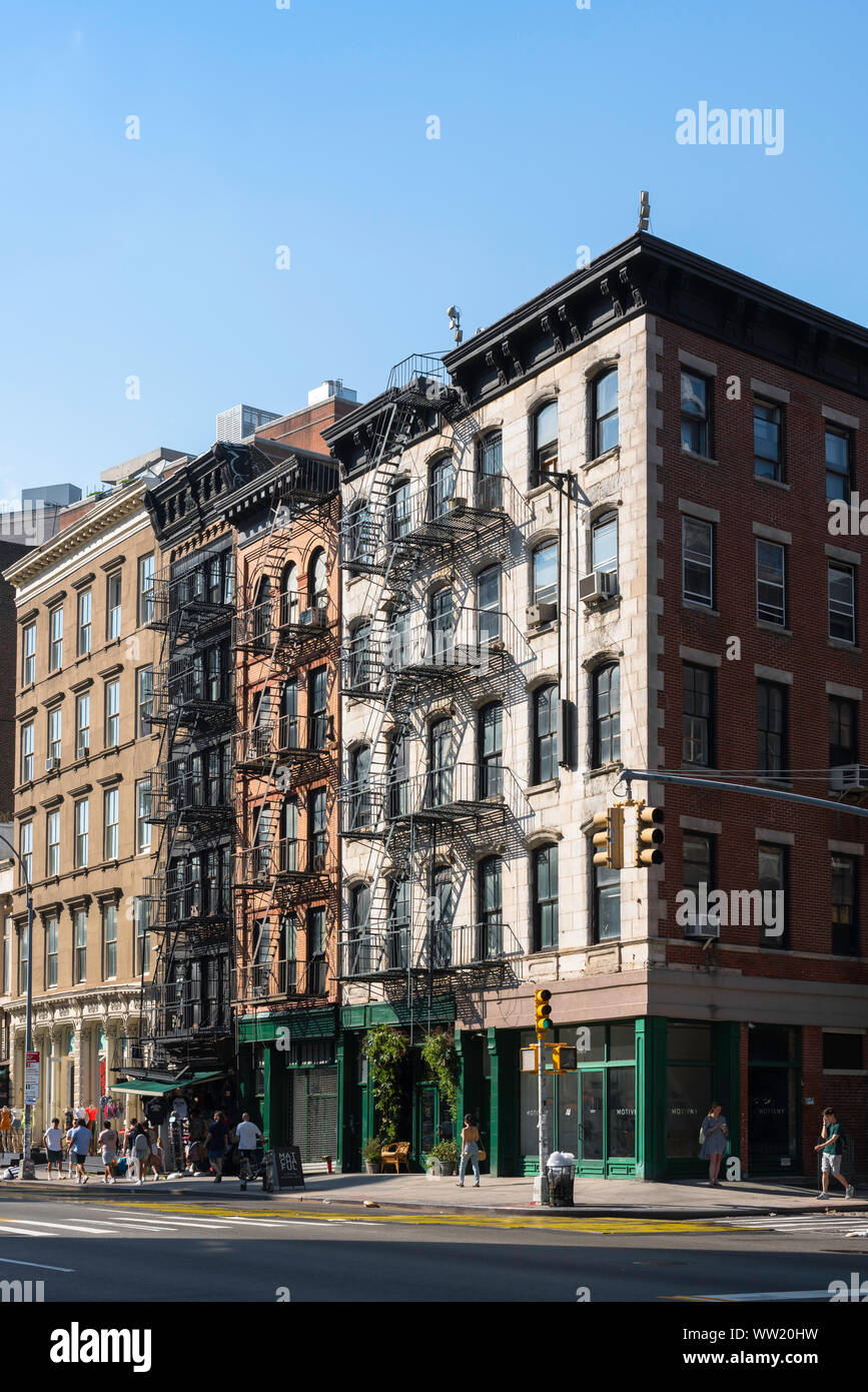 New York Canal Street, Aussicht im Sommer von typischen downtown Manhattan Gebäude aus dem 19. Jahrhundert entlang der Canal St., Soho, New York City, USA Stockfoto