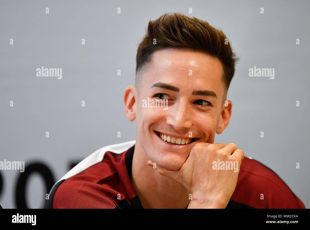 Stuttgart, Deutschland. 12 Sep, 2019. Gymnastik: WM, Medien Tag der Deutschen Gymnastik Mannschaft für die WM: Marcel Nguyen nimmt teil an einer Pressekonferenz der Deutschen Turnerinnen und Turner. Quelle: Thomas Kienzle/dpa/Alamy leben Nachrichten Stockfoto