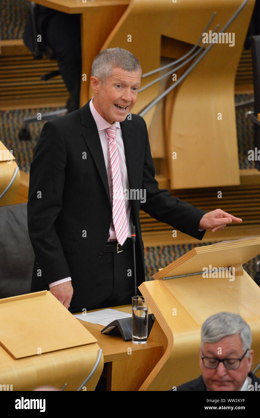 Edinburgh, Großbritannien. 12 Sep, 2019. Im Bild: Willie Rennie MSP-Führer der schottischen Liberaldemokratischen Partei. Wöchentliche Sitzung des Ersten Minister Fragen als das schottische Parlament versucht, einen Weg durch den Fallout der neuesten Brexit Verwirrung zu lenken und Schottland von aus der EU zu verhindern. Credit: Colin Fisher/Alamy leben Nachrichten Stockfoto