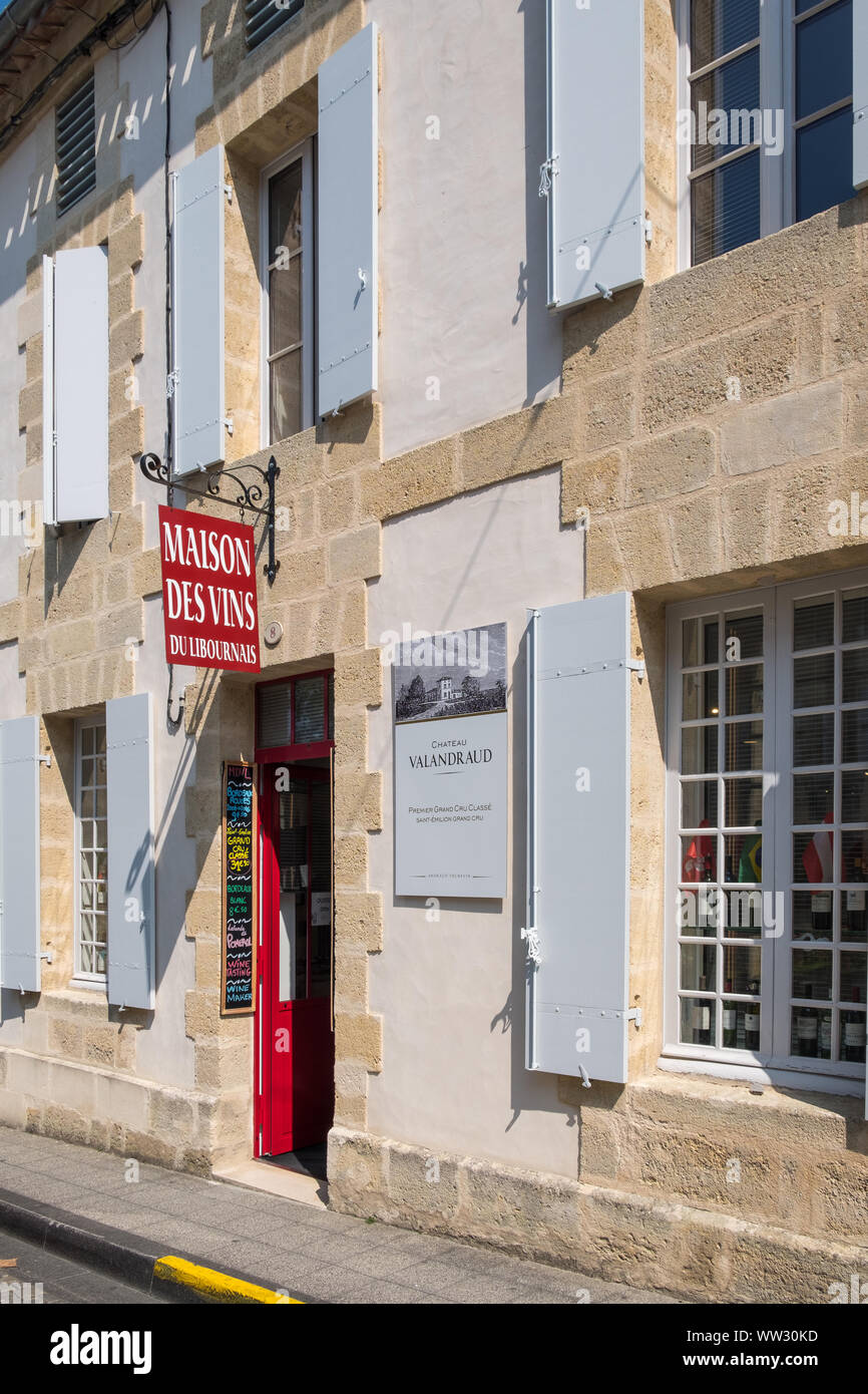Wein Shop oder Maison des Vins im Zentrum der historischen UNESCO Stadt Saint-Emilion in Bordeaux, Gironde, Frankreich Stockfoto