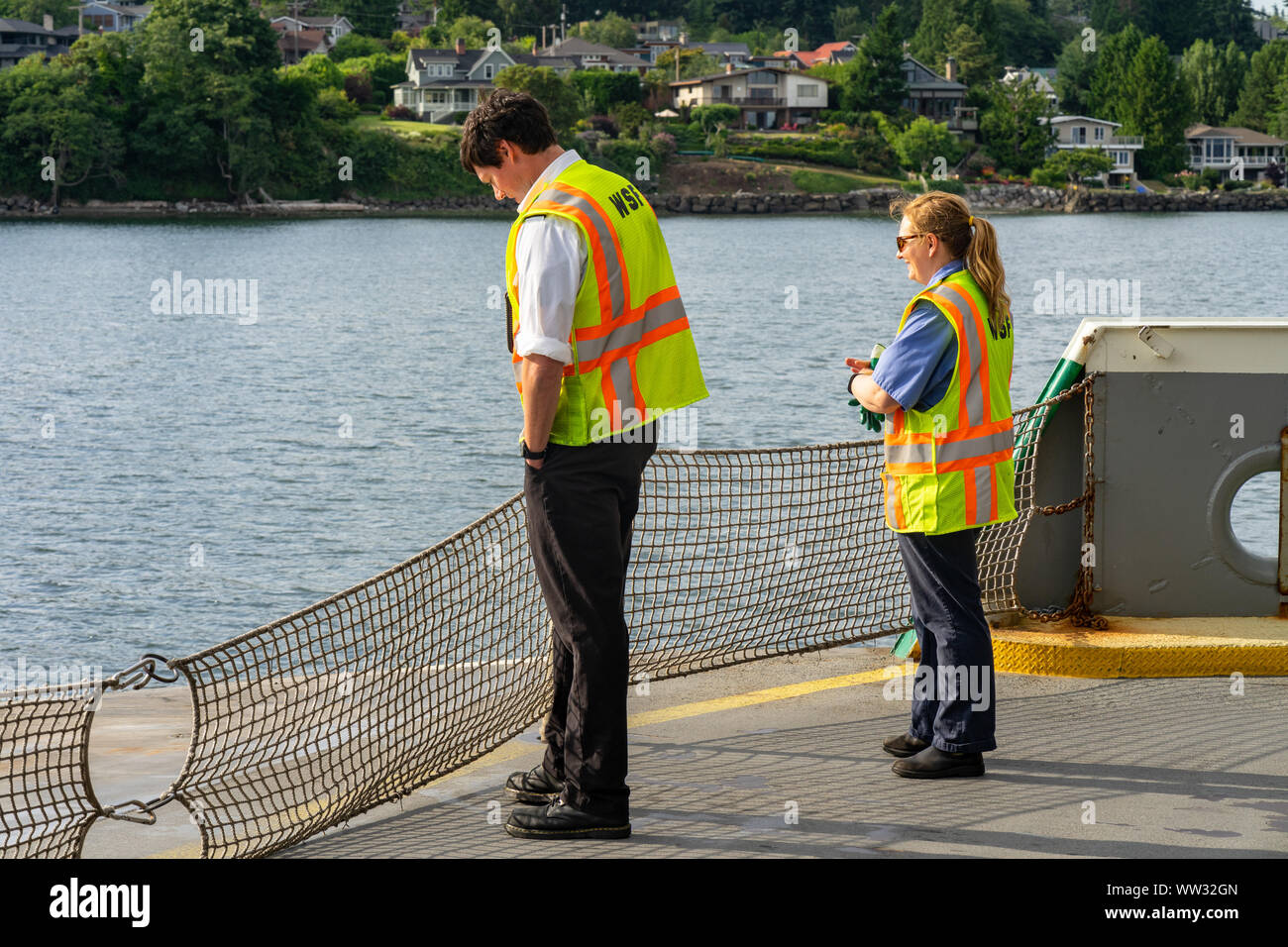 Washington State ferry Mitarbeiter. Ansatz für die Bainbridge Stockfoto