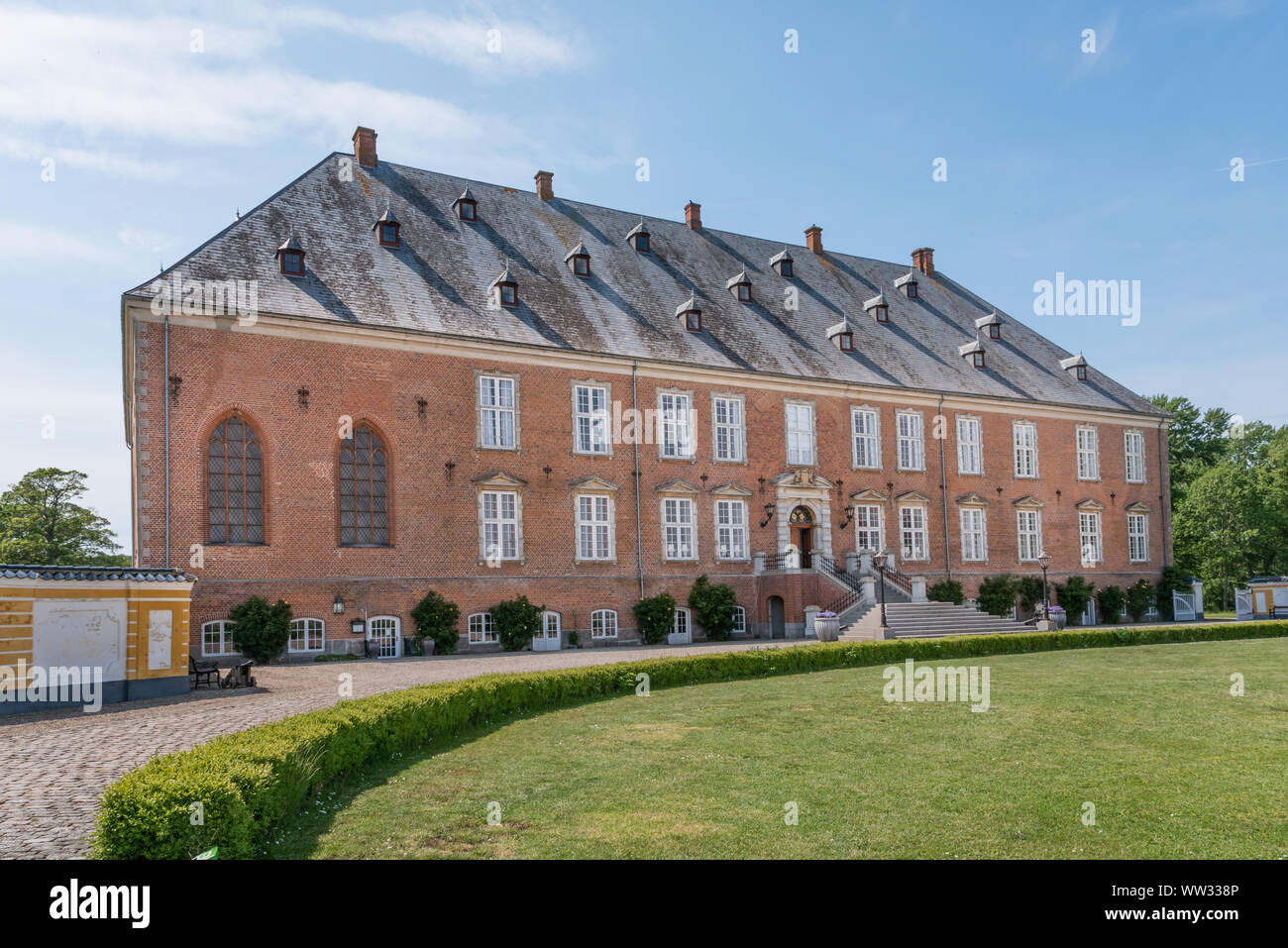 Der rote Backstein-fassade des Braunschweiger Schlosses, Taasinge, Svendborg, Dänemark, 11. Juli 2019 Stockfoto