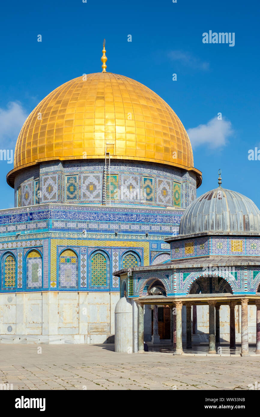 Israel, Jerusalem, Jerusalem. Felsendom und Kuppel der Kette am Tempelberg. Stockfoto