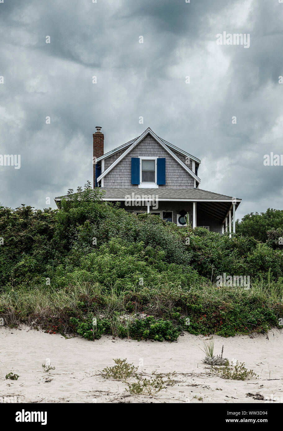 Beach House während eines anhängigen Sturm, Cape Cod, Massachusetts, USA. Stockfoto