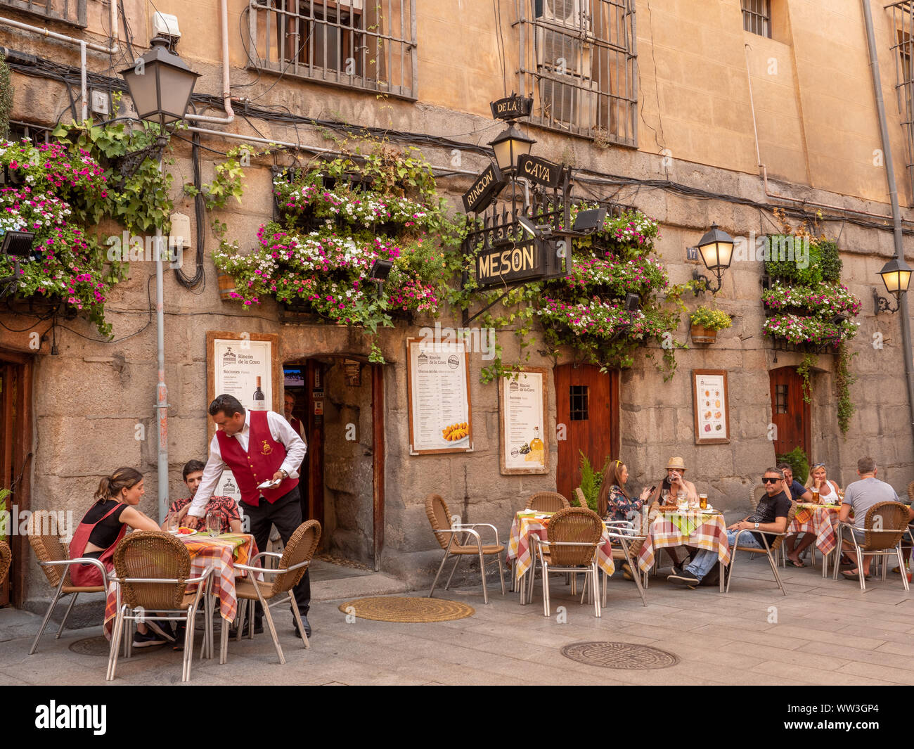 Bar Rincon de La Cava in der Calle de Cuchilleros, Madrid, Spanien Stockfoto